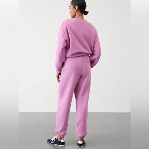 NWT - Forever Fleece High Rise Jogger
- Lotus - M - Picture 2 of 7